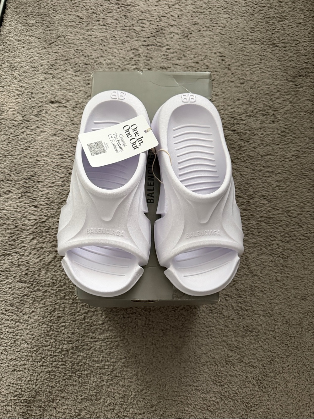 Balenciaga White Mold Slide Sandals - Picture 2 of 6